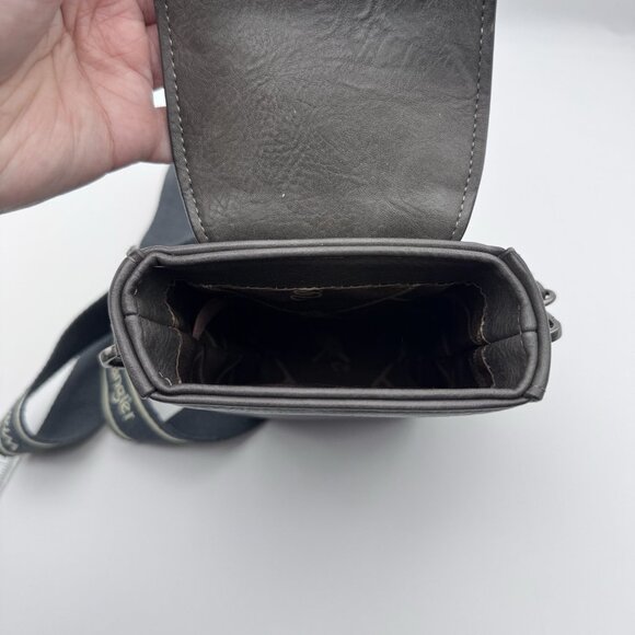 Wrangler Ladies Cell Phone Purse With Back Card Slots Crossbody Adjustable Strap - Picture 6 of 9